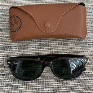 Ray Ban New Wayfarer Classic Tortoise Sunglasses